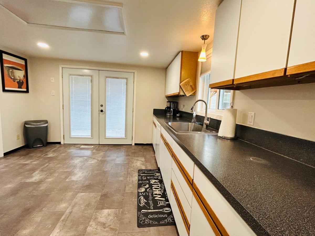Little Blue Bungalow On Boise'S Bench, Pet Friendly, Fully Fenced Yard With Doggie Door! 2 Miles From Bsu, 5 Minutes From Downtown Boise, Desk And Workstation For Remote Workers, 2 Tv'S Large Walk-In Closet, Good For Mid-Term Stays Eksteriør bilde