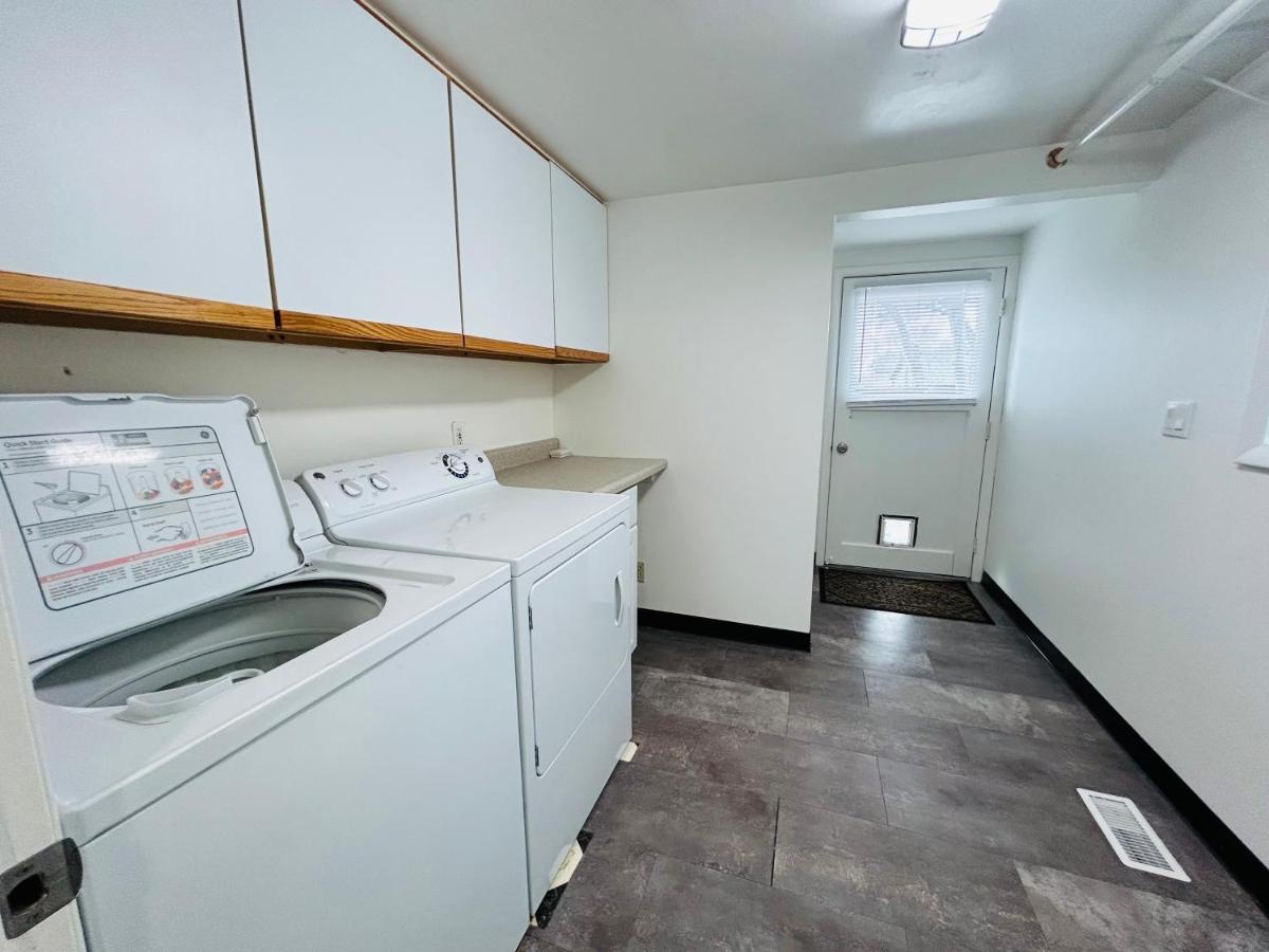 Little Blue Bungalow On Boise'S Bench, Pet Friendly, Fully Fenced Yard With Doggie Door! 2 Miles From Bsu, 5 Minutes From Downtown Boise, Desk And Workstation For Remote Workers, 2 Tv'S Large Walk-In Closet, Good For Mid-Term Stays Eksteriør bilde
