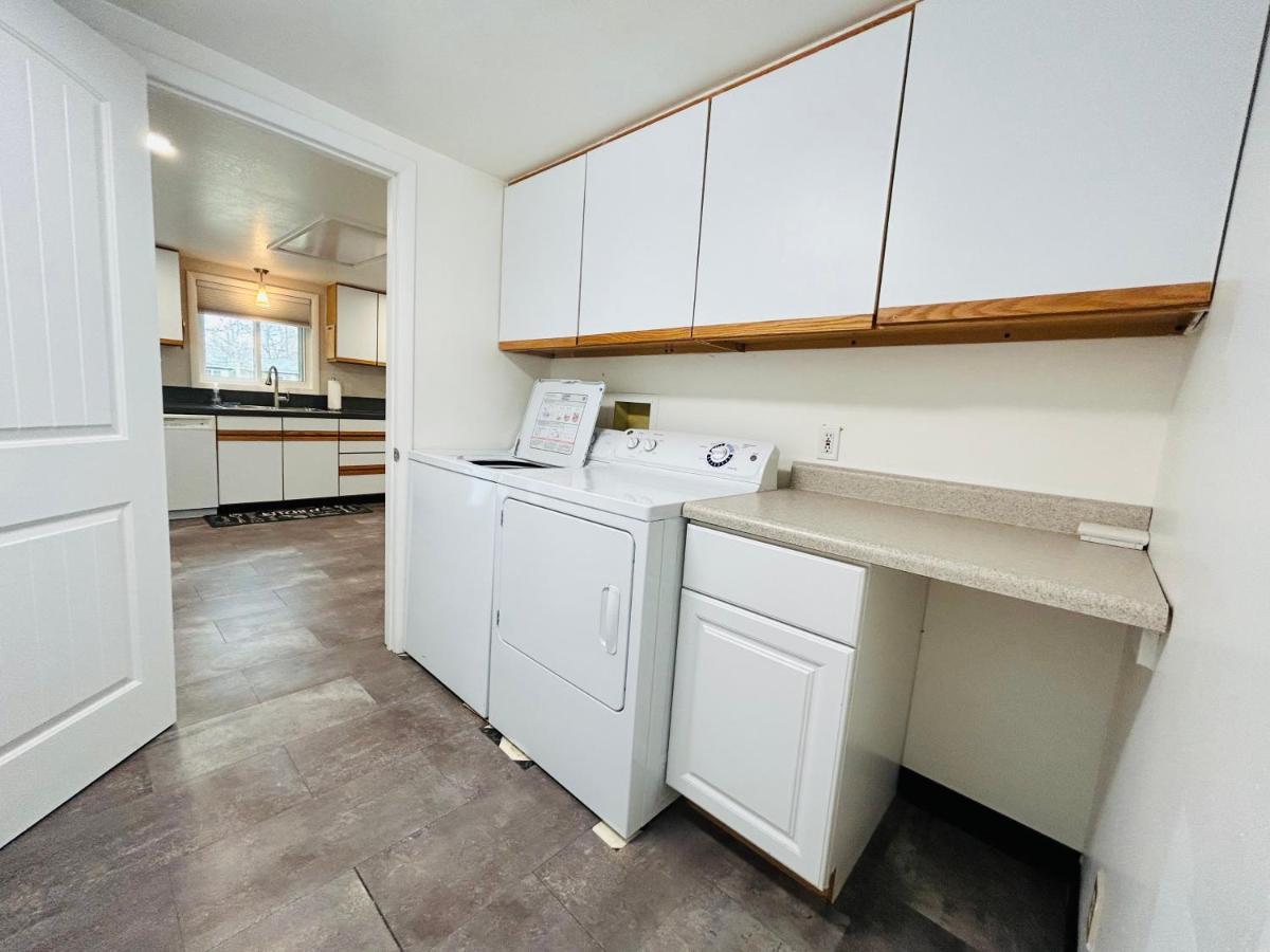 Little Blue Bungalow On Boise'S Bench, Pet Friendly, Fully Fenced Yard With Doggie Door! 2 Miles From Bsu, 5 Minutes From Downtown Boise, Desk And Workstation For Remote Workers, 2 Tv'S Large Walk-In Closet, Good For Mid-Term Stays Eksteriør bilde