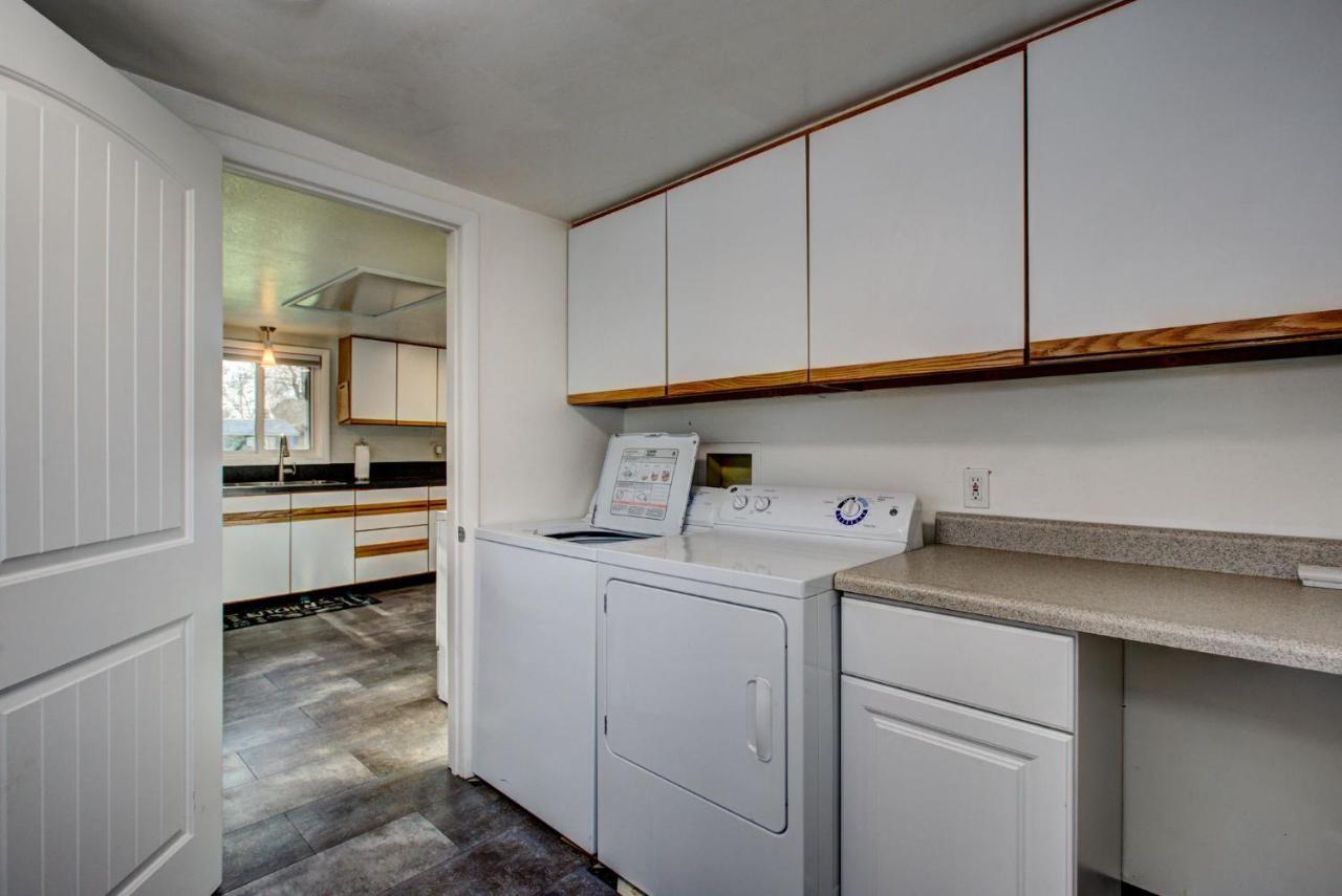 Little Blue Bungalow On Boise'S Bench, Pet Friendly, Fully Fenced Yard With Doggie Door! 2 Miles From Bsu, 5 Minutes From Downtown Boise, Desk And Workstation For Remote Workers, 2 Tv'S Large Walk-In Closet, Good For Mid-Term Stays Eksteriør bilde