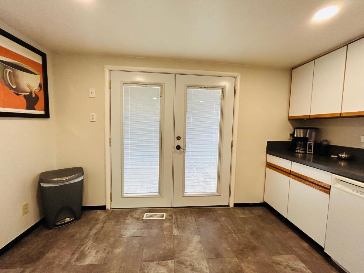 Little Blue Bungalow On Boise'S Bench, Pet Friendly, Fully Fenced Yard With Doggie Door! 2 Miles From Bsu, 5 Minutes From Downtown Boise, Desk And Workstation For Remote Workers, 2 Tv'S Large Walk-In Closet, Good For Mid-Term Stays Eksteriør bilde
